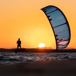 Ozone Edge V11 Freeride / Big Air / Race Kite - 20% Off Discounts Apply ! -Cheap Kite Surfing Store ozone edge v11 size bar 5