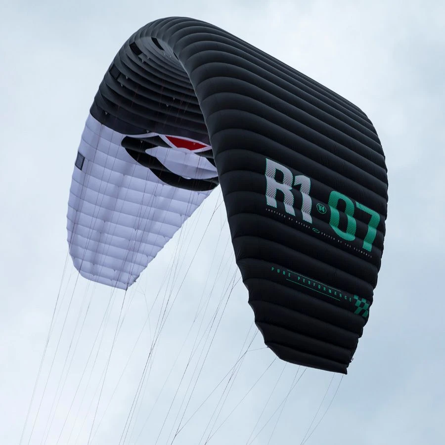 Ozone R1 V4 Performance Foil Kite Discounts Apply ! 5 Ozone R1 V4 Performance Foil Kite Discounts Apply ! - Image 5