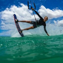 Slingshot Asylum V6 - Big Air / Freestyle Twintip Kiteboard Discounts Apply ! -Cheap Kite Surfing Store slingshot twintip asylum v6 size 3